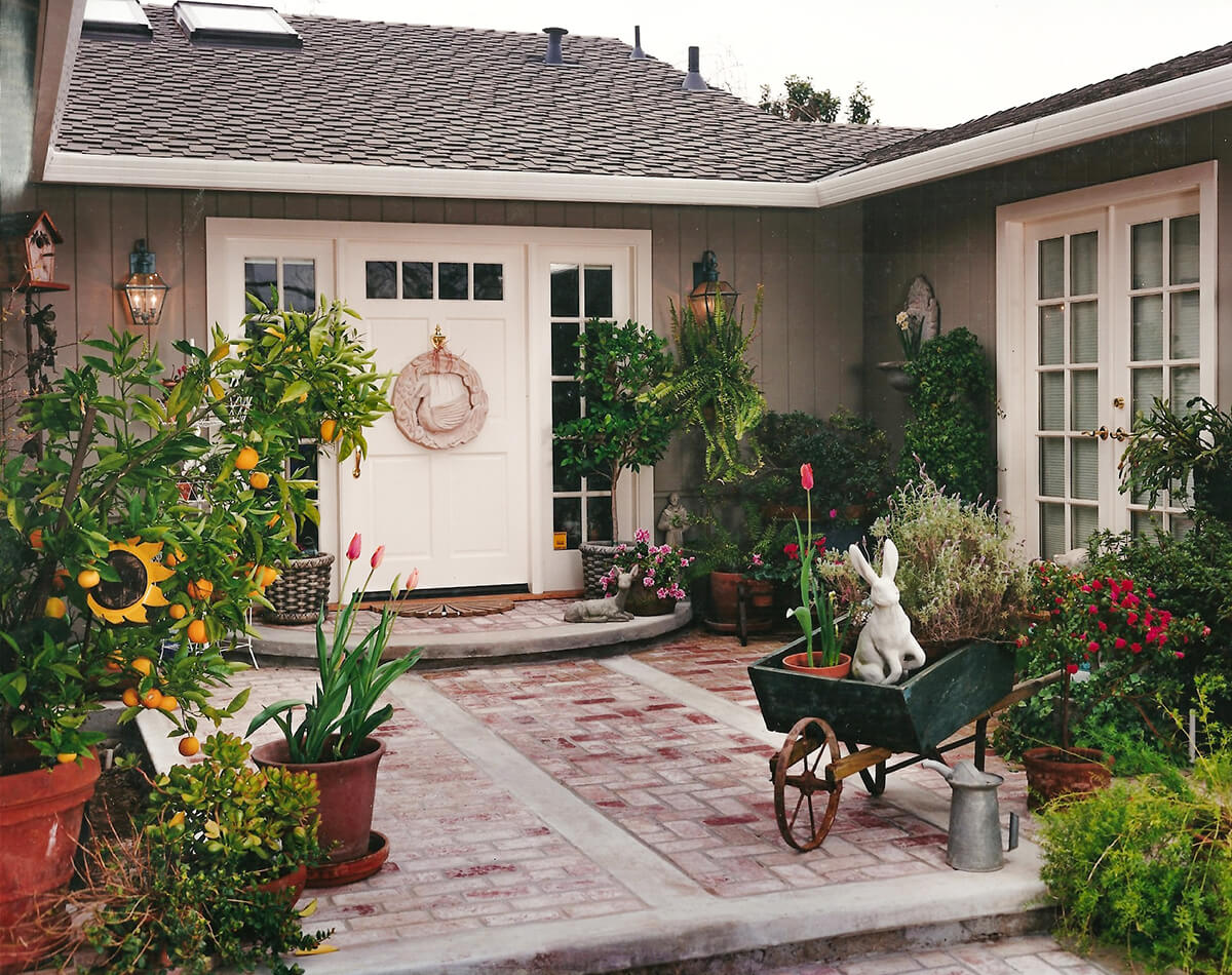 Moore Front Exterior